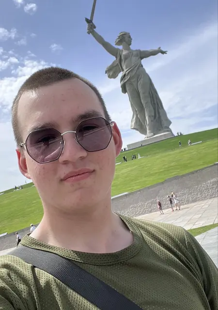 Виталий из Москвы, мне 20, познакомлюсь на одну ночь
