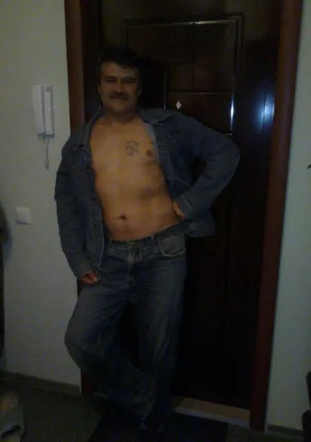 Я Александр, 57, из Воткинска, ищу знакомства без обязательств