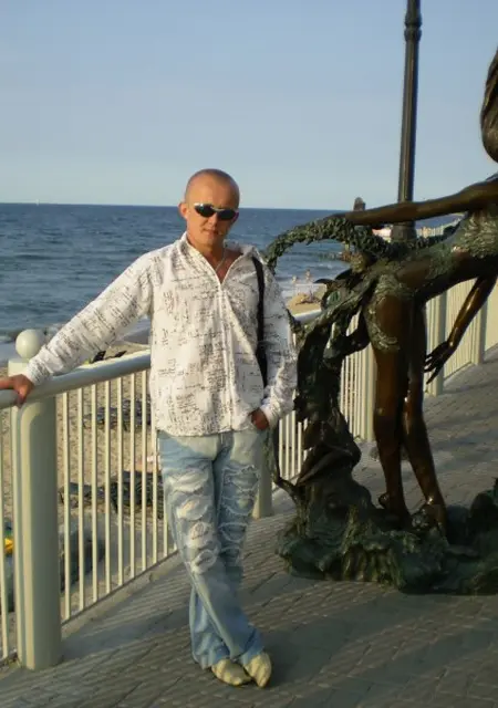 Я Антон, 44, знакомлюсь на одну ночь в Абазе