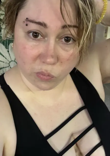 Я Кристи, 35, из Тюмени, ищу знакомство для постоянных отношений