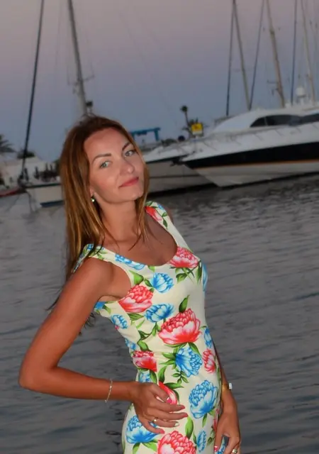 Я Соня, 35, из Саратова, ищу знакомство для приятного времяпровождения