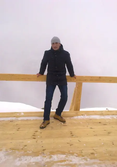 Я Роберт, 35, из Черкесска, ищу знакомство для приятного времяпровождения