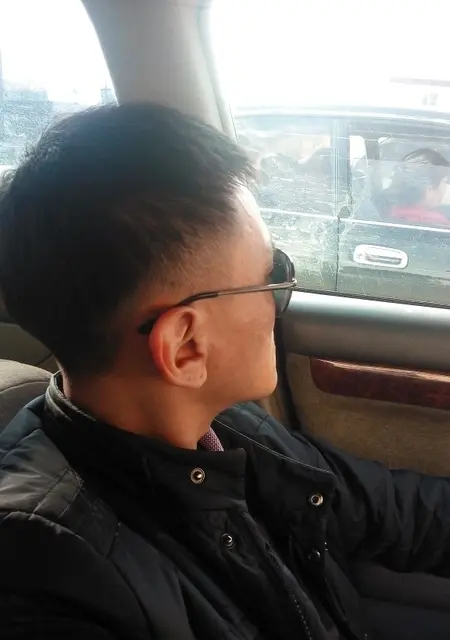 Денис из Корсакова, мне 42, познакомлюсь для приятного времяпровождения