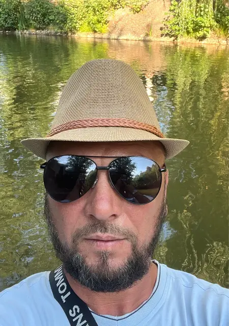 Samuel из Москвы, мне 44, познакомлюсь для открытые отношения