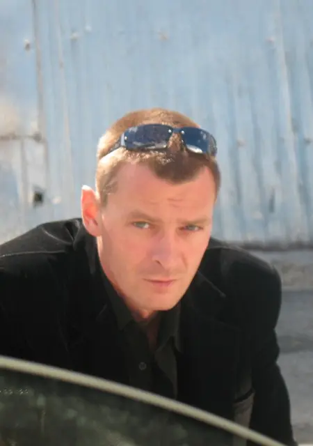 Я Виктор, 49, из Тюмени, ищу знакомства на одну ночь