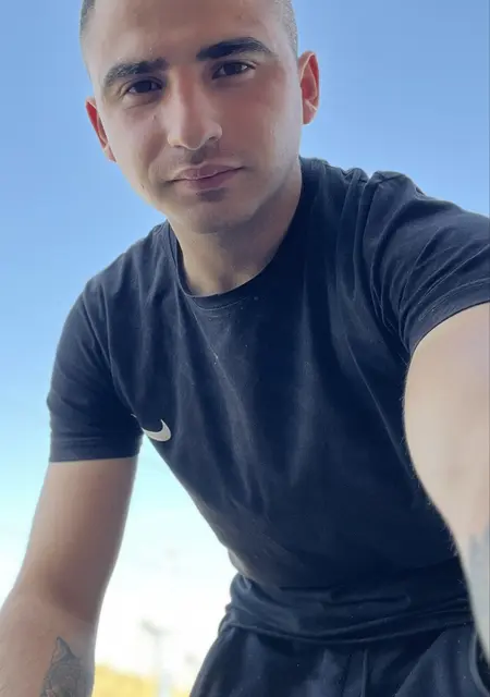 Lev из Губкина, мне 21, познакомлюсь без обязательств