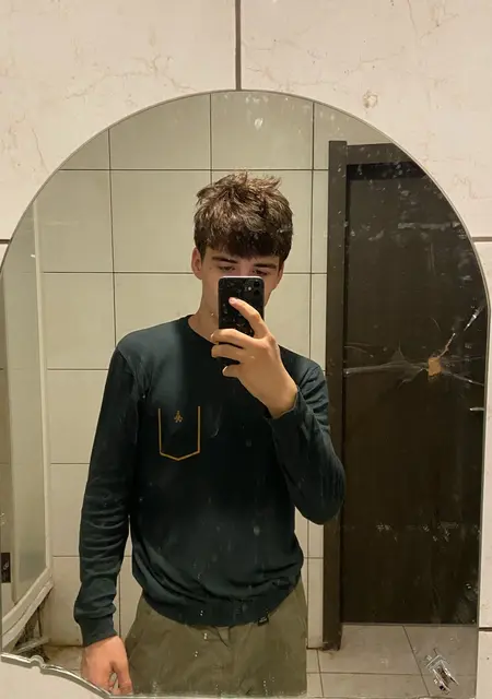 Рома из Дмитрова, мне 19, познакомлюсь на одну ночь