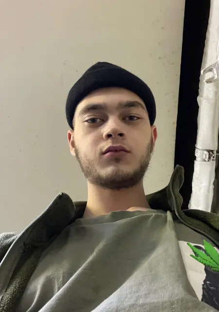 Я Александр, 22, знакомлюсь без обязательств в Мурманске