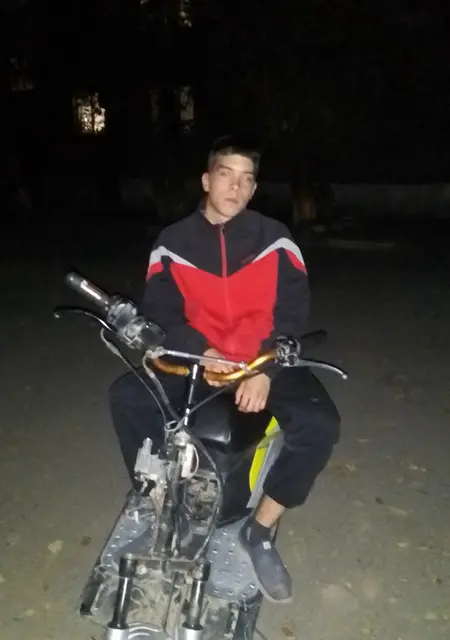 Василий из Астрахани, мне 21, познакомлюсь для постоянных отношений