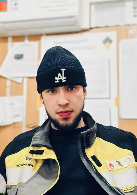 Я Эльдар, 24, из Нефтеюганска, ищу знакомство для дружбы