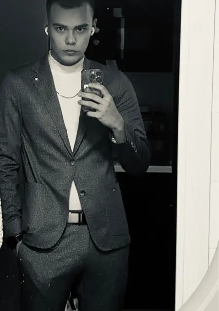 Я Василий, 19, знакомлюсь для вирта в Королеве