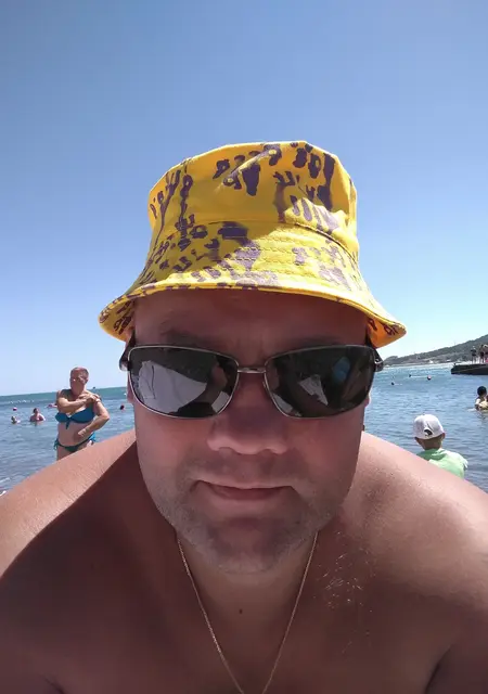 Дмитрий из Воронежа, мне 42, познакомлюсь без обязательств