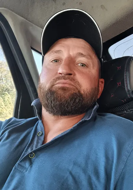 Александр из Новочеркасска, мне 36, познакомлюсь на одну ночь