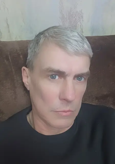 Я Алексей, 44, из Березников, ищу знакомство для приятного времяпровождения