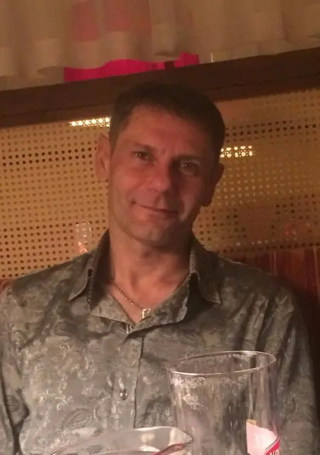 Серж из Альметьевска, мне 47, познакомлюсь на одну ночь