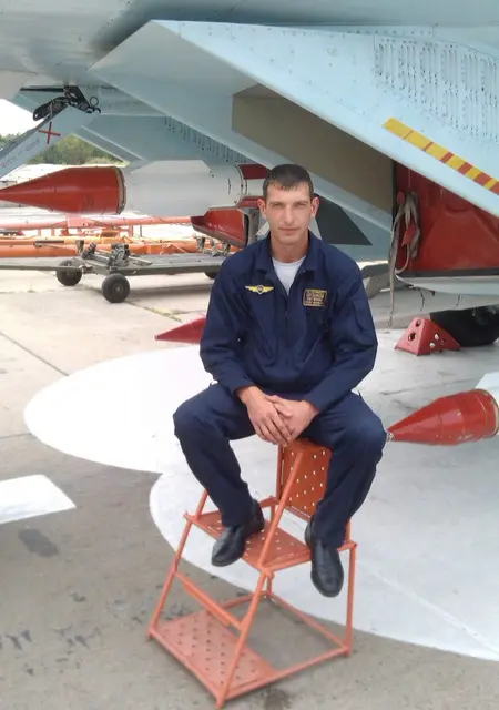 Женя из Артема, мне 38, познакомлюсь без обязательств