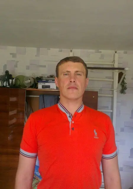 Я Den, 46, знакомлюсь без обязательств в Моряковском Затоне