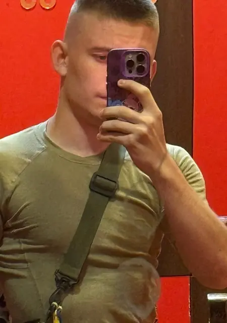 Дима из Ростова-на-Дону, мне 19, познакомлюсь для вирта