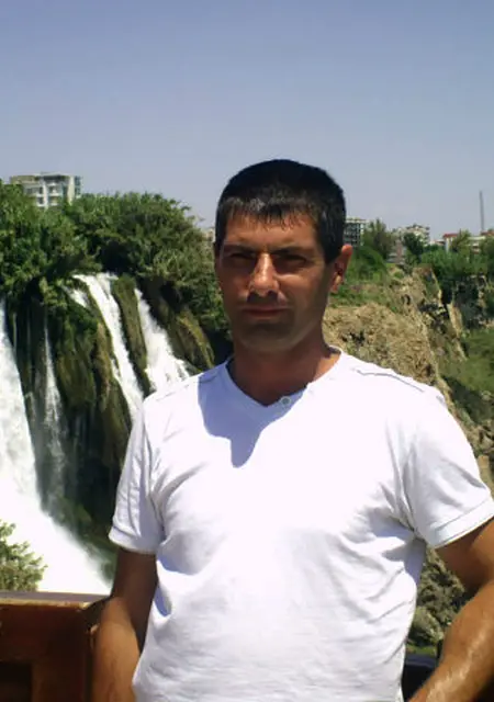 Я Русик, 53, из Кишинёва, ищу знакомства без обязательств