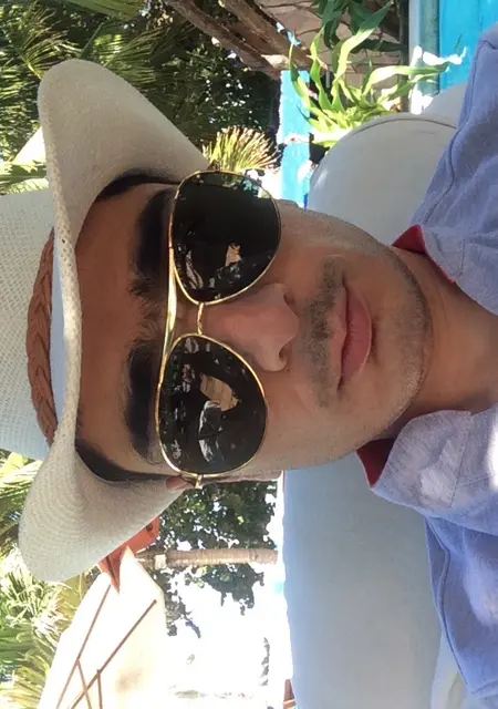 Я Глеб, 40, из Луги, ищу знакомство для приятного времяпровождения