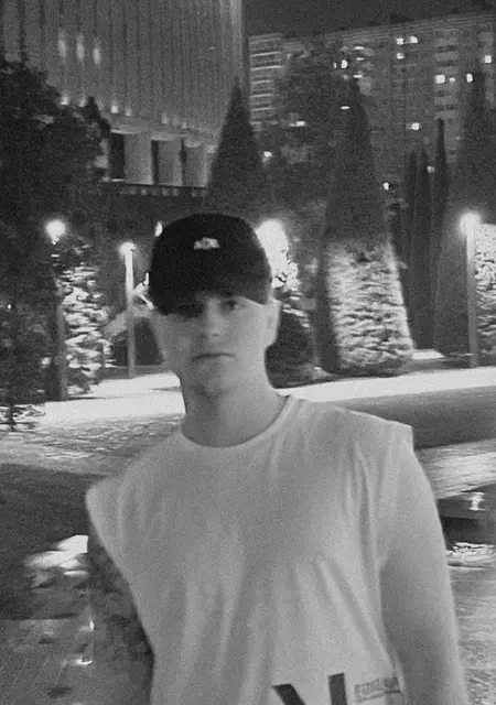 Даниил из Санкт-Петербурга, мне 20, познакомлюсь для вирта