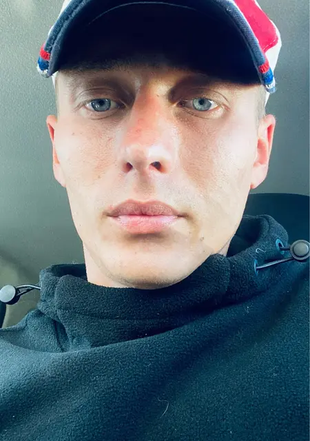 Slava из Дзержинска, мне 28, познакомлюсь для приятного времяпровождения