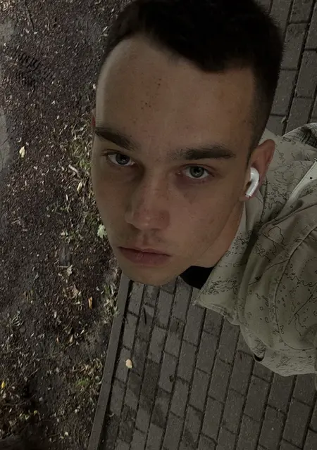 Я Антон, 19, знакомлюсь для вирта в Москве