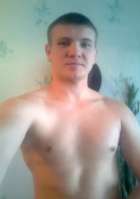 Den из Черногорска, мне 38, познакомлюсь на одну ночь