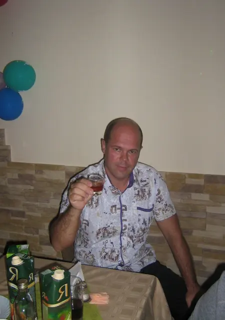 Я Владимир, 56, знакомлюсь без обязательств в Сысерти