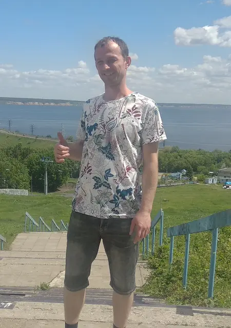 Я Валентин, 42, знакомлюсь на одну ночь в Казани