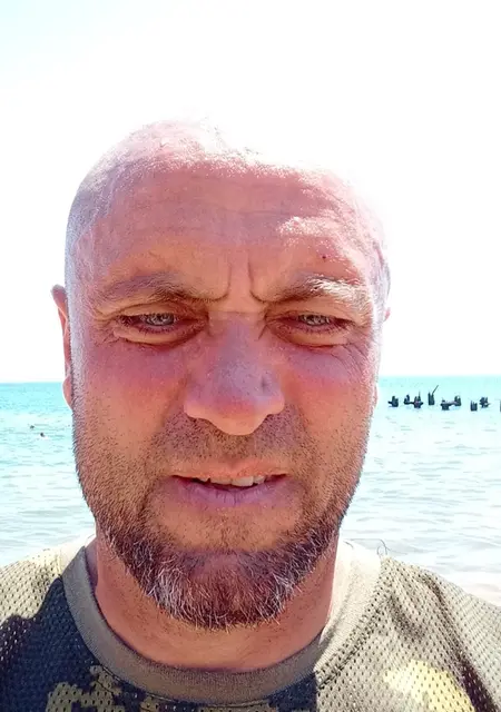 Александр из Крымска, ищу на сайте знакомства на одну ночь