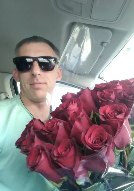 Артём из Воронежа, мне 41, познакомлюсь для приятного времяпровождения