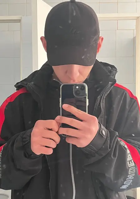 Георгий из Кирова, мне 20, познакомлюсь для общения