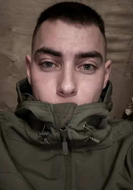 Я Владимир, 22, знакомлюсь без обязательств в Москве