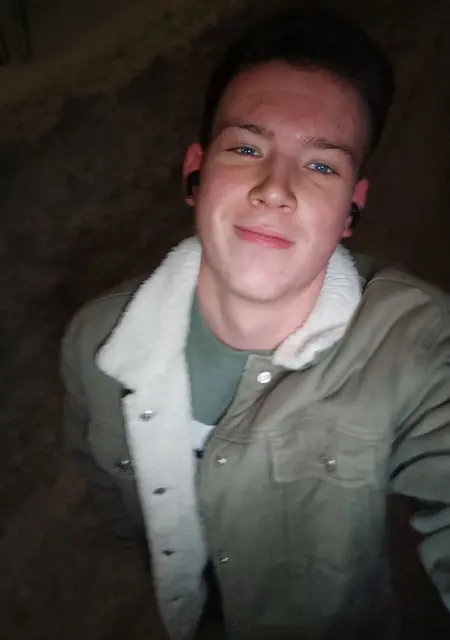 Sergiu из Лосино-Петровского, мне 19, познакомлюсь без обязательств