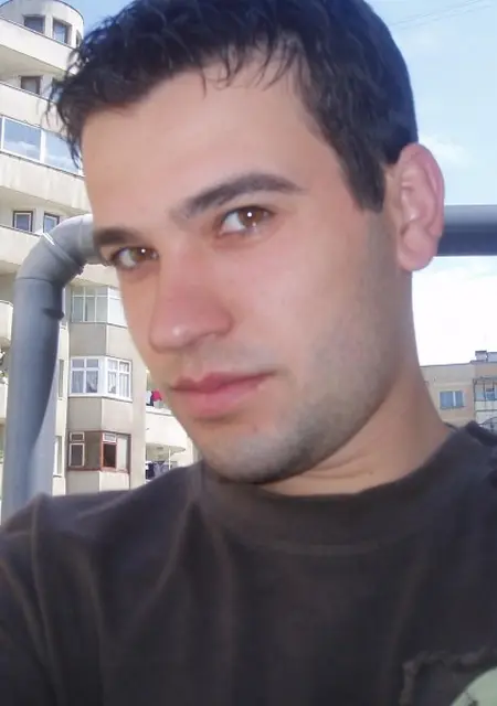 Я Андрей, 23, из Зуевки, ищу знакомства без обязательств