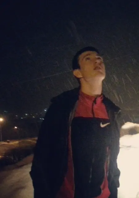 Я Александр, 27, из Магадана, ищу знакомства без обязательств