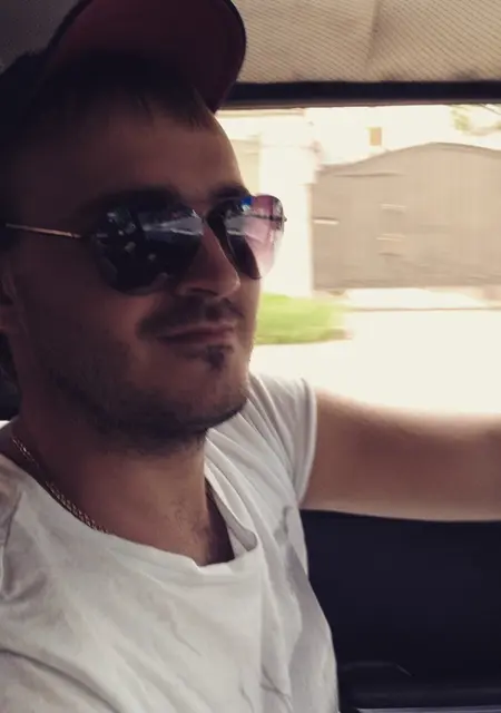 Олег из Славянска-на-Кубани, ищу на сайте приятное времяпровождение