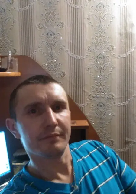 Я Вова, 41, из Боровичей, ищу знакомства без обязательств