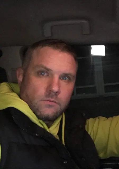 Aleks из Кирова, мне 40, познакомлюсь для общения