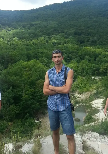 Я Андрей, 34, из Новочеркасска, ищу знакомства на одну ночь