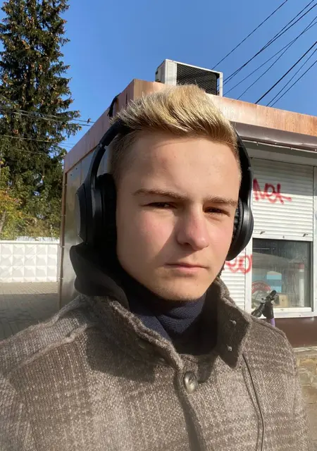 Я Даниил, 20, из Сергиева Посада, ищу знакомства на одну ночь