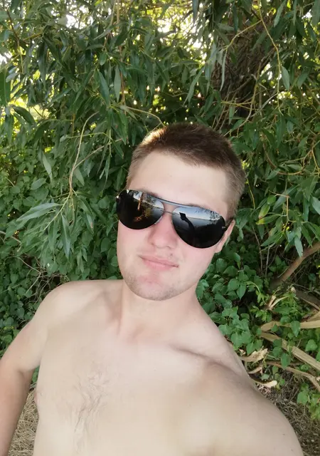 Алексей из Новочеркасска, мне 25, познакомлюсь на одну ночь