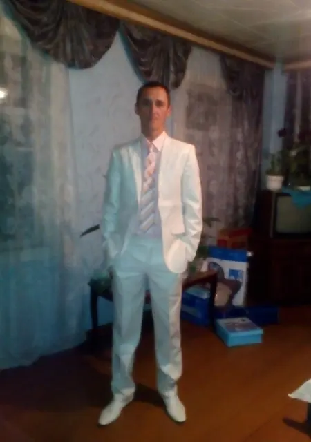 Я Сергей, 45, из Сходни, ищу знакомства на одну ночь