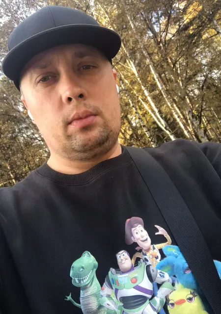 Антон из Лобни, ищу на сайте приятное времяпровождение