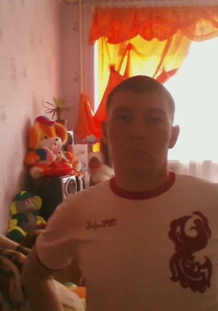 Я Евгений, 43, знакомлюсь без обязательств в Бузулуке