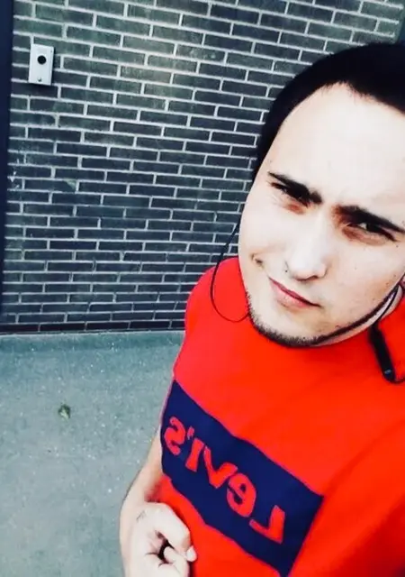 Алексей из Пугачева, мне 29, познакомлюсь без обязательств