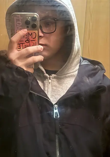 Я Skychik, 18, знакомлюсь на одну ночь в Туле