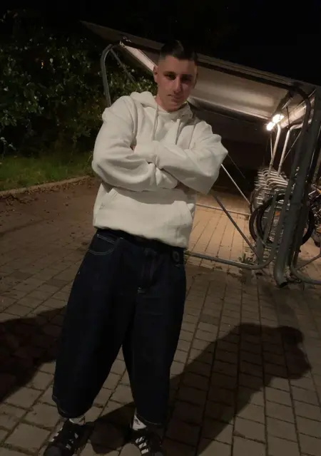 Я Felix, 19, знакомлюсь на одну ночь в Мюнхене