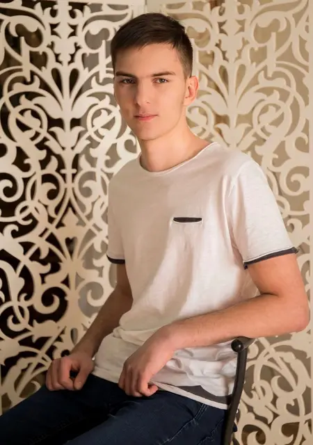 Я Сёма, 20, из Оренбурга, ищу знакомства на одну ночь